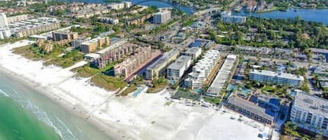 Beach nearby, sun-loungers, beach towels