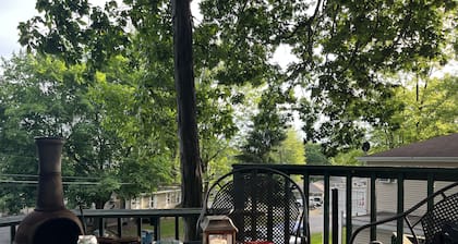 Enjoy a serene stay at Eagle Nest Cottage