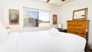 2 bedrooms, iron/ironing board, WiFi, bed sheets