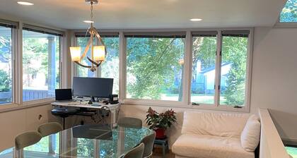 Sunny, spacious West Coast style house w/ movie room