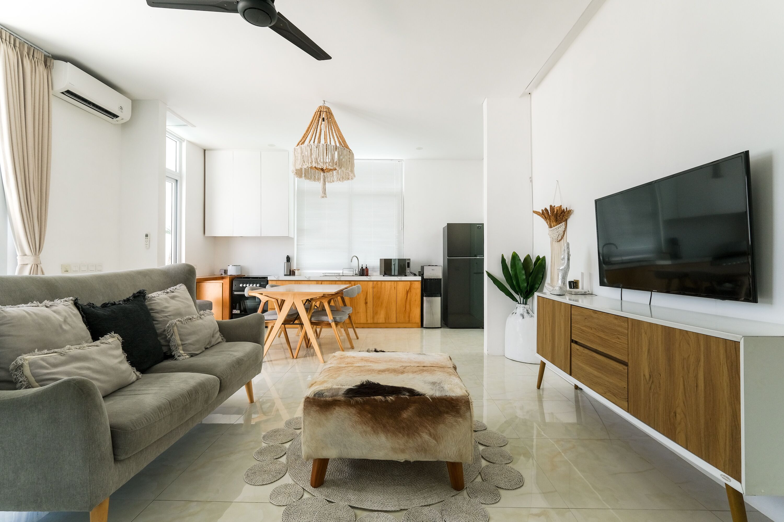 Villa, 2 Bedrooms | Living room | 49-inch Smart TV with digital channels, TV