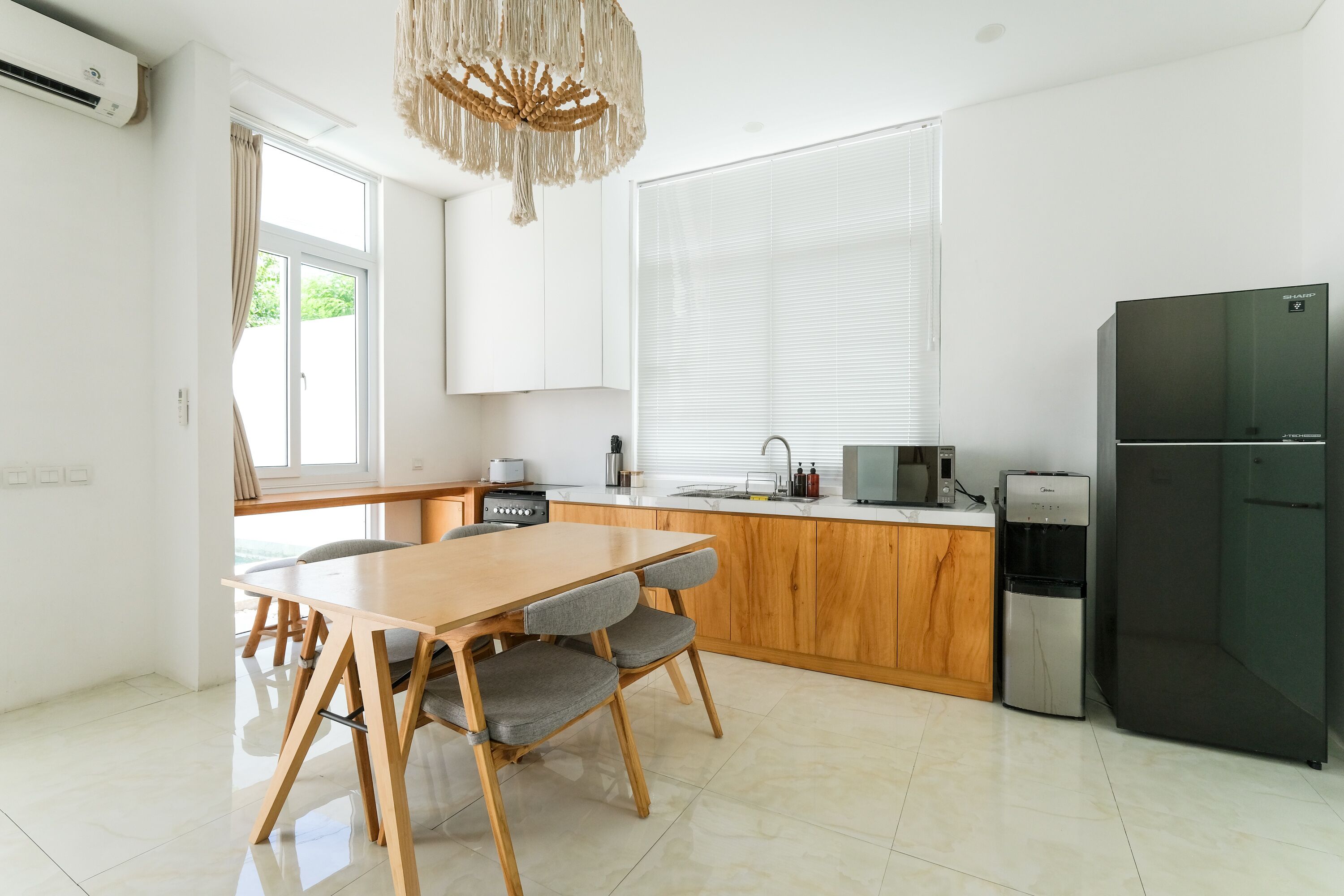 Villa, 2 Bedrooms | Dining room