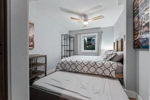 4 chambres, fer et planche à repasser, lit parapluie, Wi-Fi