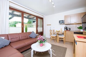 Télévision, lecteur de DVD, chaîne hi-fi