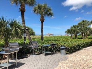 Outdoor dining - 1125-607 Peppertree Bay Condo-2BR / 2BA (Siesta Key)