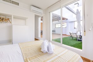 1 slaapkamer, een strijkplank/strijkijzer, gratis wifi, beddengoed