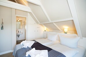 2 bedrooms, in-room safe, iron/ironing board, WiFi - Silwai OG - 3-room app. for 4 pers. with terrace, parking lot, WLAN, (Sylt-Ost)