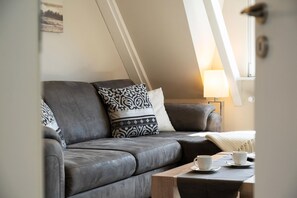 TV, stereo - Silwai OG - 3-room app. for 4 pers. with terrace, parking lot, WLAN, (Sylt-Ost)