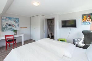 Unclassified image, 2 of 20, button