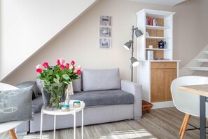 Unclassified image, 5 of 19, button