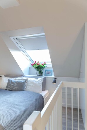 Unclassified image, 5 of 19, button