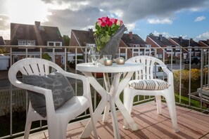 Unclassified image, 2 of 19, button