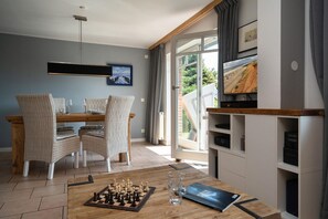 Unclassified image, 5 of 30, button