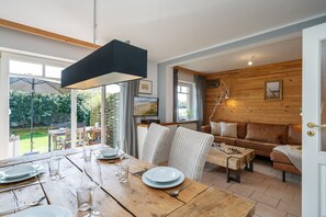 Unclassified image, 3 of 30, button