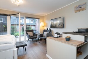 Interior - Sylter Rose - Modern 1-room apartment with terrace, parking space, WLAN. (Sylt)