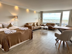 1 bedroom, WiFi - Falkennest - FALKENNEST - Modern, central app. with balcony, parking space, (Sylt)