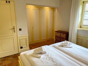 Unclassified image, 5 of 22, button