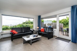 Unclassified image, 4 of 26, button