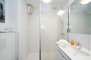 Douche, séchoir à cheveux