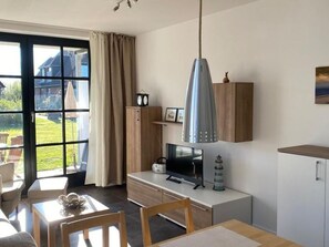 Unclassified image, 2 of 13, button