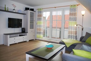 TV, DVD-spiller og stereoanlegg