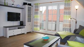 Fernseher, DVD-Player, Stereoanlage