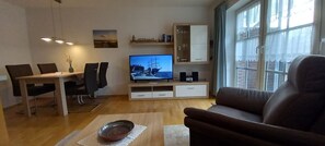 Télévision, chaîne hi-fi