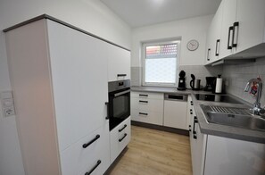 Microondas, horno, lavavajillas y tostadora 