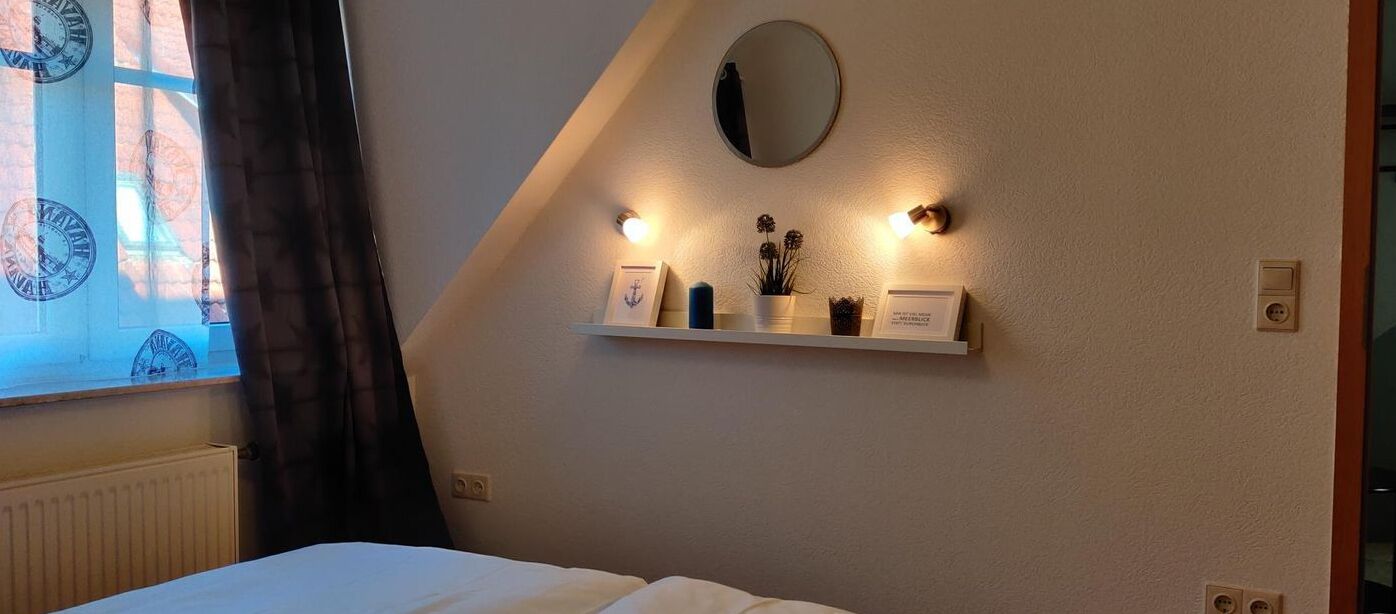 2 bedrooms, iron/ironing board, WiFi