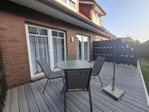 Unclassified image, 2 of 23, button