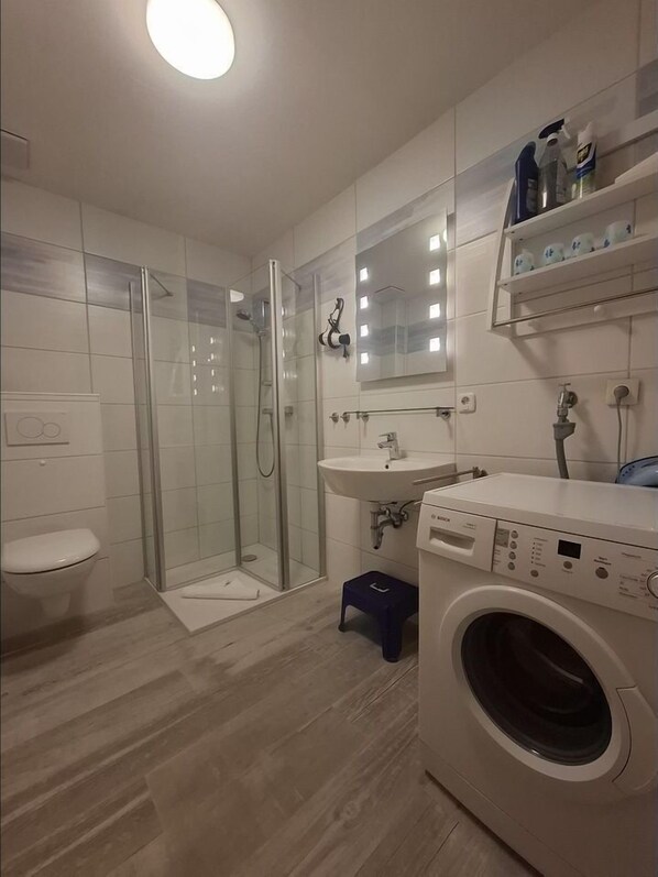 Unclassified image, 1 of 23, button