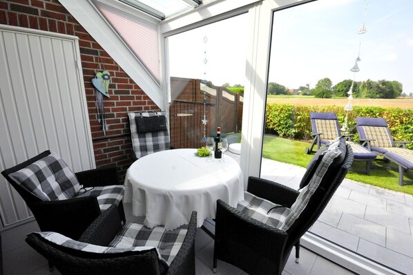 Unclassified image, 1 of 26, button