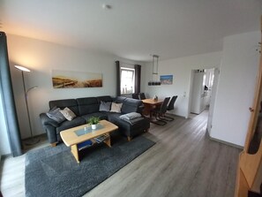 Unclassified image, 5 of 26, button