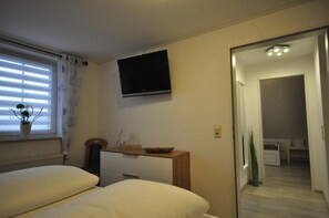 2 habitaciones, tabla de planchar con plancha y wifi 