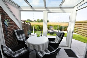 Unclassified image, 2 of 26, button