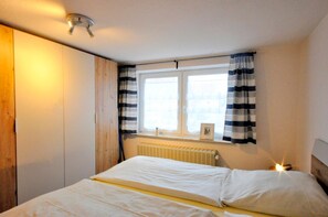 Unclassified image, 5 of 7, button - Vacation apartment Bahnhofstraße 8 Whg. 1 (Wittmund)