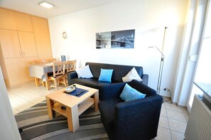 TV - Vacation apartment Spiekeroog Deichringstr. 10 Whg. 7 - House Südereck (Neuharlingersiel)