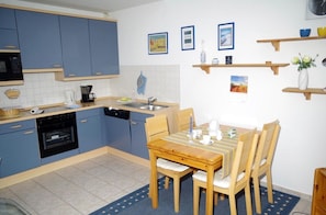MikrovÄgsugn, ugn, diskmaskin och kaffe- och tebryggare