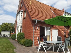 Outdoor dining - Vacation home Im Groden 3 No. 4 (Wittmund)