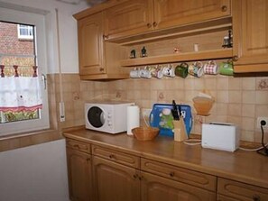 Unclassified image, 2 of 8, button