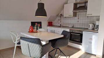 Kühlschrank, Ofen, Geschirrspüler, Toaster