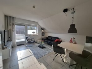 Fernseher, Stereoanlage