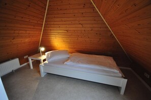 2 sovrum och strykjärn/strykbräda