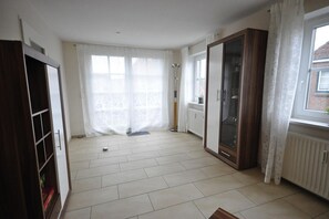 Unclassified image, 5 of 18, button