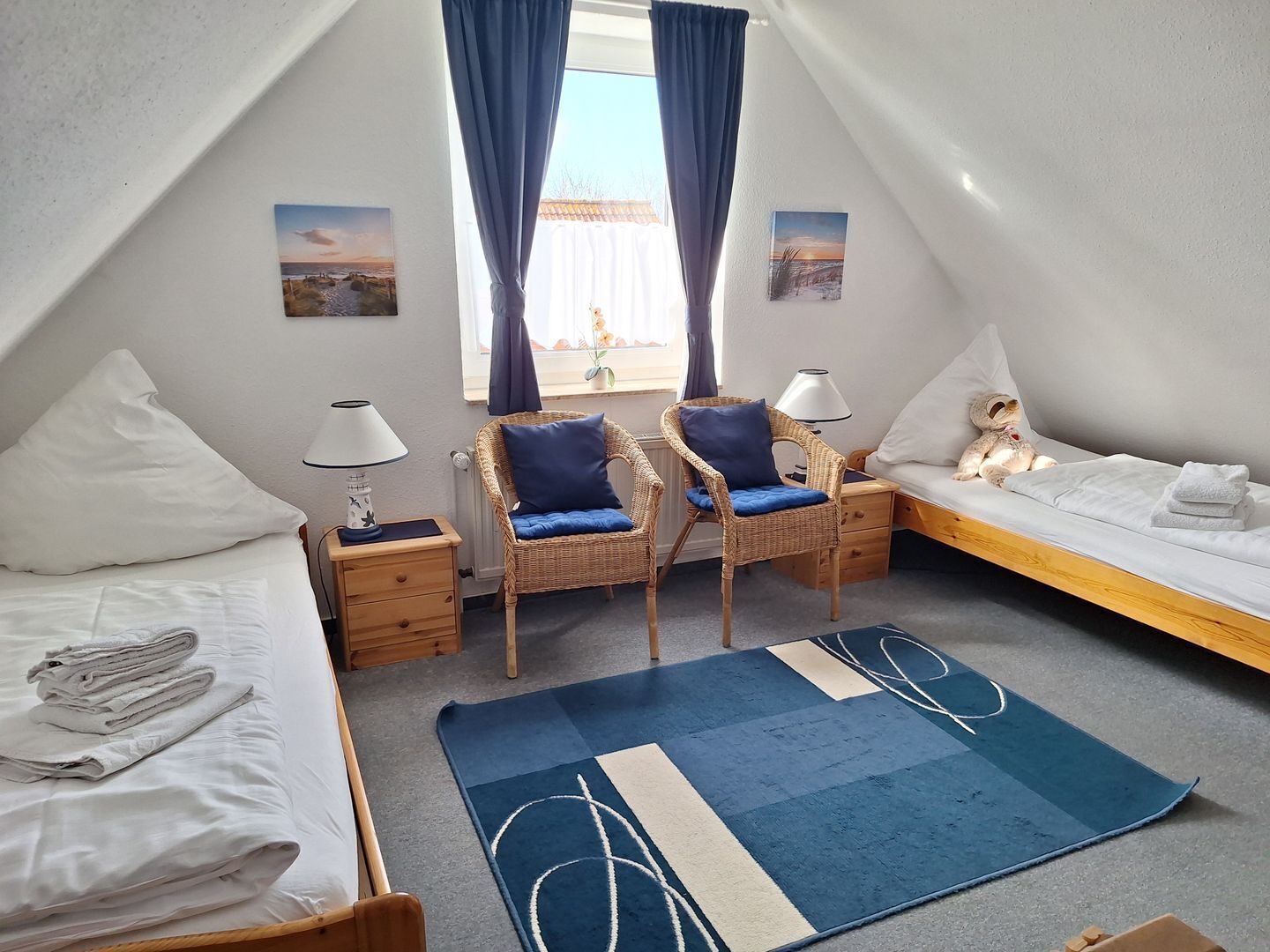 2 bedrooms, iron/ironing board, WiFi