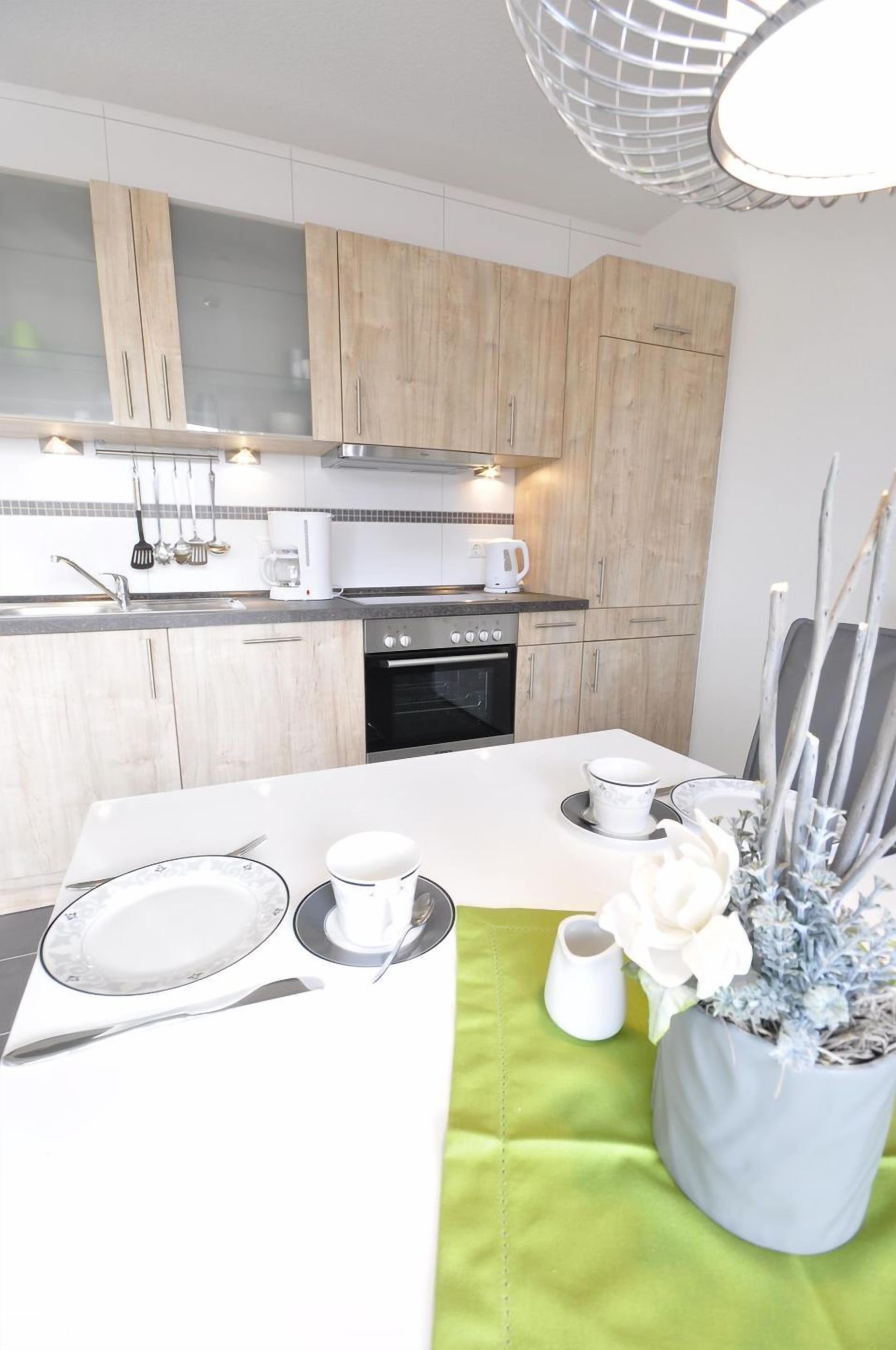 Microondas, horno, parrilla de estufa y lavavajillas 