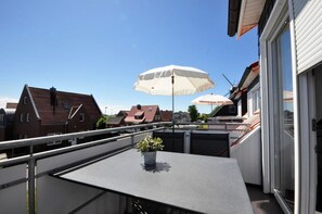 Unclassified image, 3 of 21, button