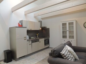 Unclassified image, 5 of 22, button