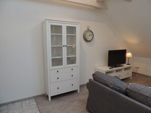 Fernseher, Stereoanlage