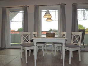 Dining - Vacation apartment Kirchstraße 3 Whg. 2 - Holiday apartment "Mühle" (Wittmund)
